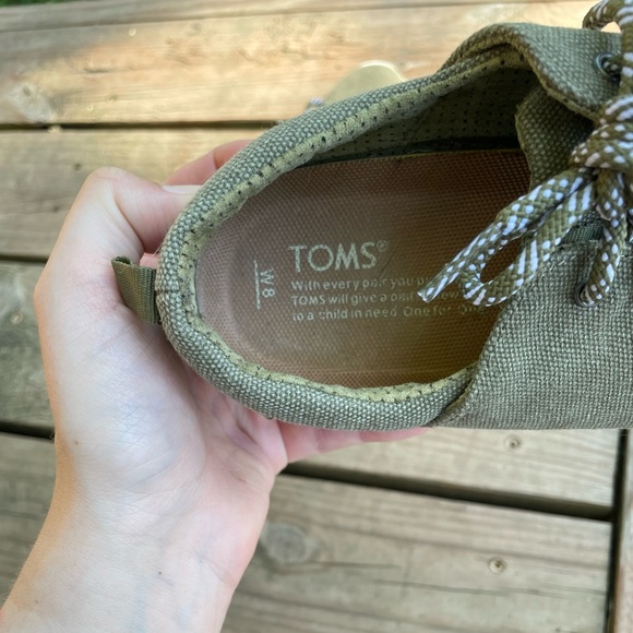 Green women’s Tom’s canvas sneakers size 8 - Picture 3 of 3